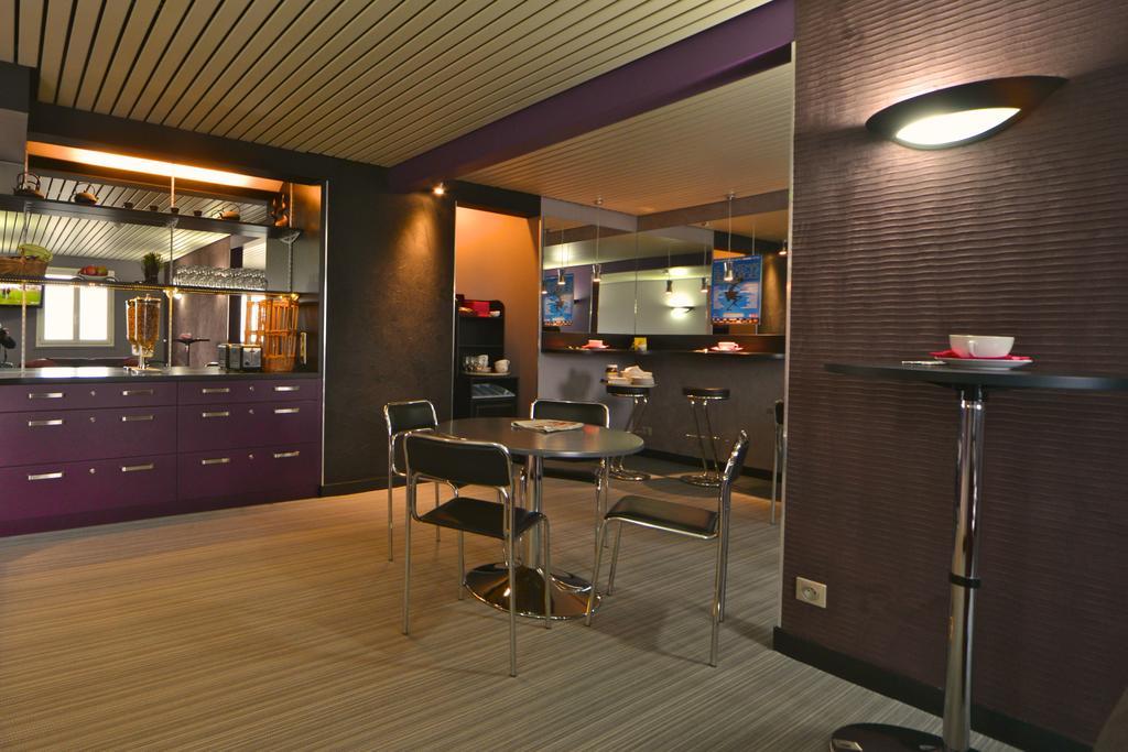 Hotel Logitel Saint-Doulchard Zewnętrze zdjęcie
